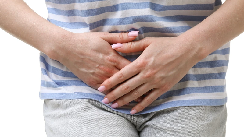 Triệu chứng của tắc nghẽn đường tiết niệu thường gặp là tiểu khó, dòng tiểu yếu, tiểu nhỏ giọt hoặc tiểu ngắt quãng