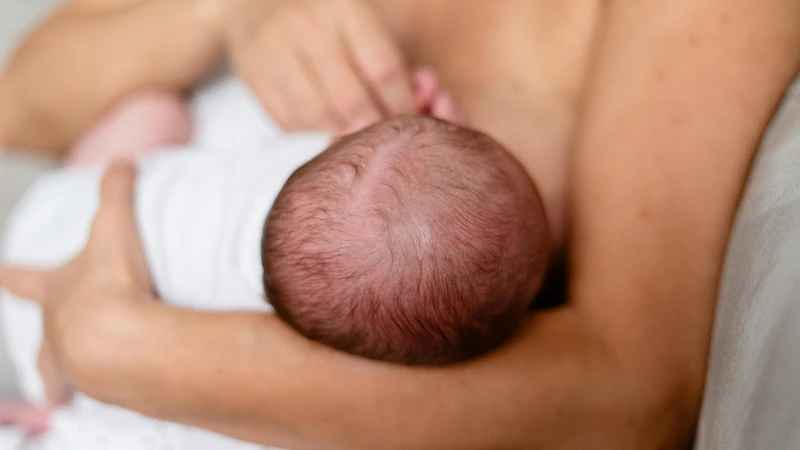 Khớp ngậm phù hợp giúp trẻ bú hiệu quả và giảm tổn thương núm vú