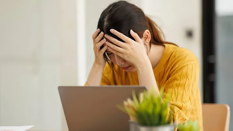 Tại sao kinh nguyệt chỉ ra vài giọt? Căng thẳng kéo dài có thể gây ảnh hưởng đến sự rụng trứng