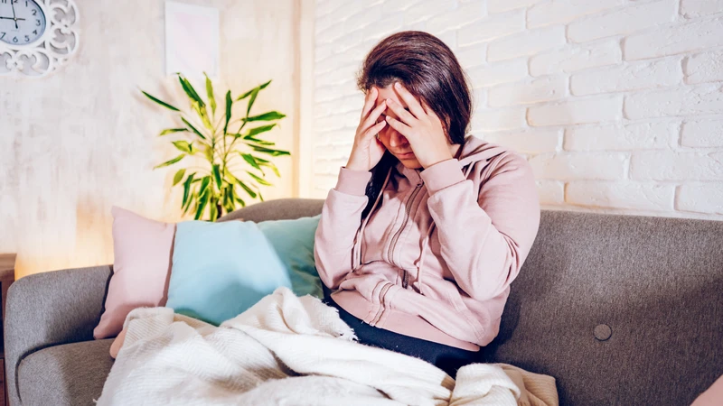 Đau đầu sau sinh bao gồm đau đầu nguyên phát và đau đầu thứ phát