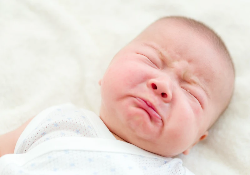 Tại sao trẻ sốt đi sốt lại nhiều lần trong ngày​? 2