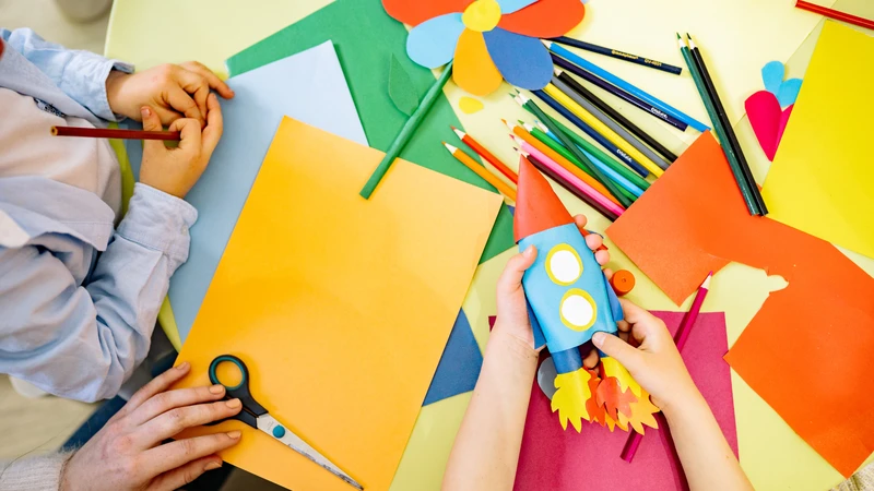 Dạy trẻ ADHD sắp xếp đồ dùng học tập, ưu tiên nhiệm vụ và quản lý thời gian