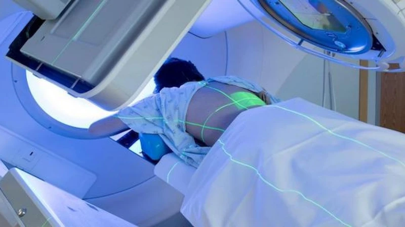 Tùy vào mức độ mà bác sĩ sẽ chỉ định các phương pháp điều trị khác nhau như xạ trị, hóa trị...