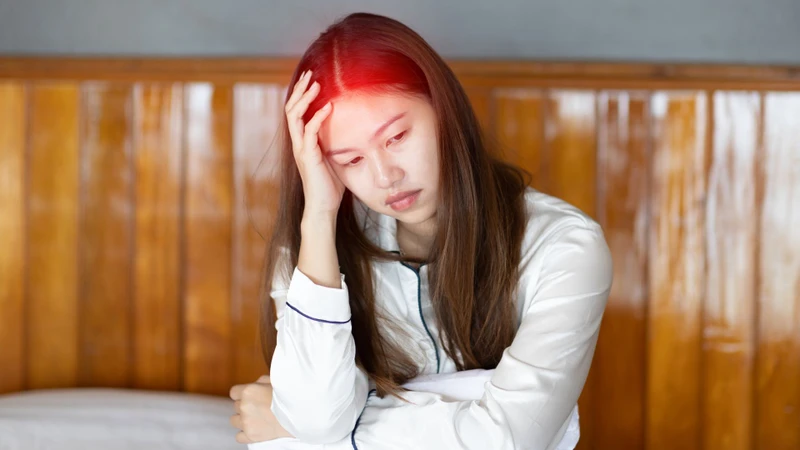 Một số triệu chứng như đau đầu, chóng mặt hoặc tê đầu chi có thể là dấu hiệu cần được kiểm tra sớm
