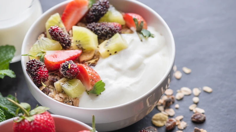 Sau buổi tập bạn nên bổ sung một bữa ăn nhẹ có protein và carbohydrate để giúp cơ bắp nhanh hồi phục và phát triển tốt hơn
