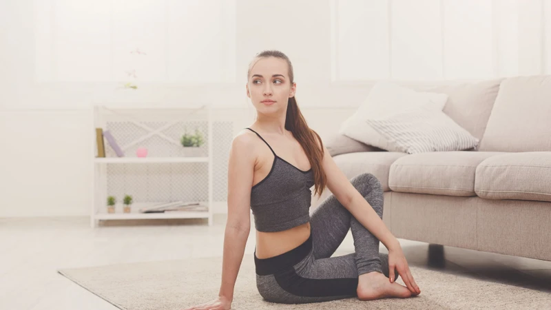 Tập yoga tại nhà giúp bạn tiết kiệm được chi phí và thời gian di chuyển
