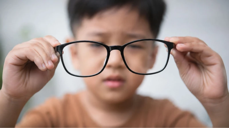 Tật mắt nhỏ có thể gây suy giảm thị lực ở các mức độ khác nhau