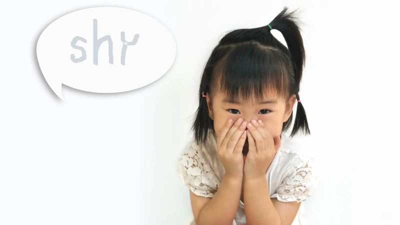 Trẻ thường quấy khóc và bỏ ăn khi bị tay chân miệng ở lưỡi