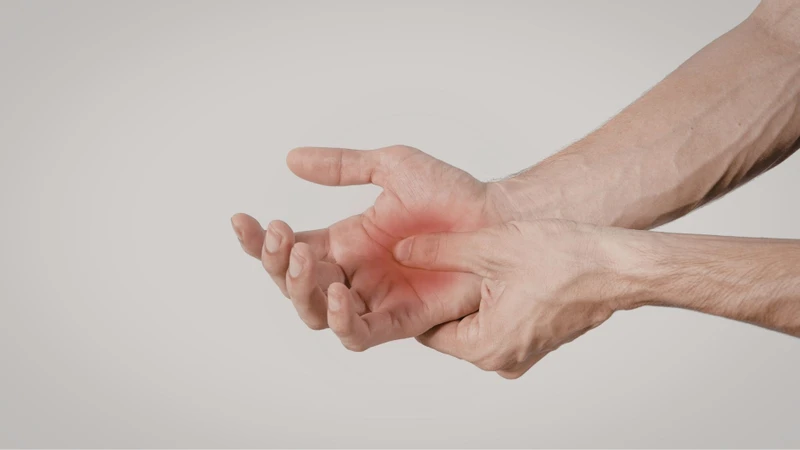 Tê tay do dây thần kinh cảm giác bị chèn ép tạm thời