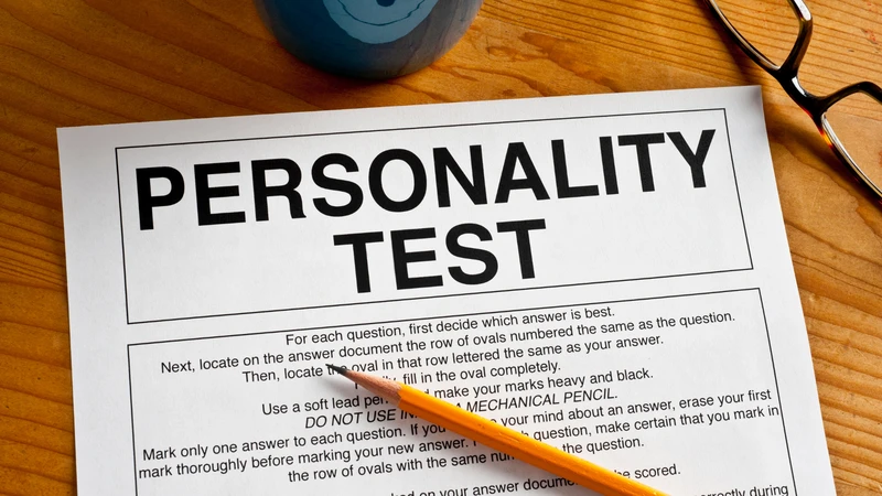 Các bài test rối loạn nhân cách thường được thực hiện dưới dạng bảng câu hỏi trắc nghiệm