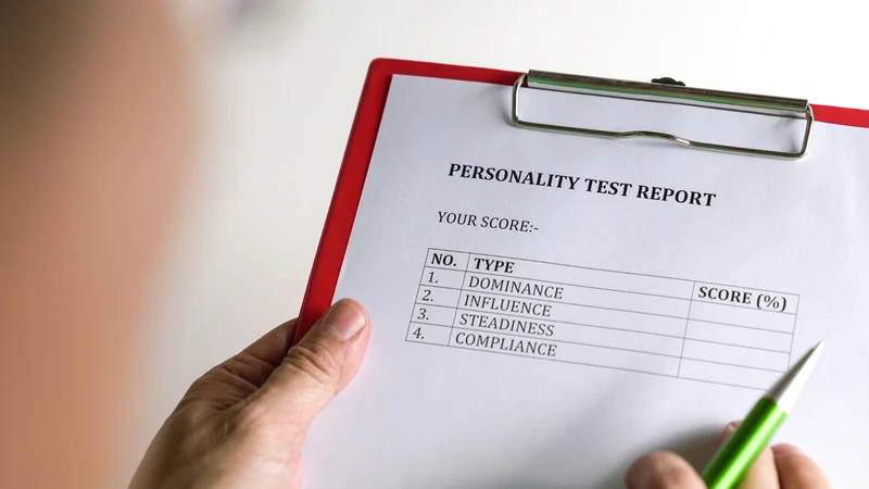 Test rối loạn nhân cách là bảng câu hỏi đánh giá tâm lý được thiết kế nhằm xác định các đặc điểm hành vi và cảm xúc