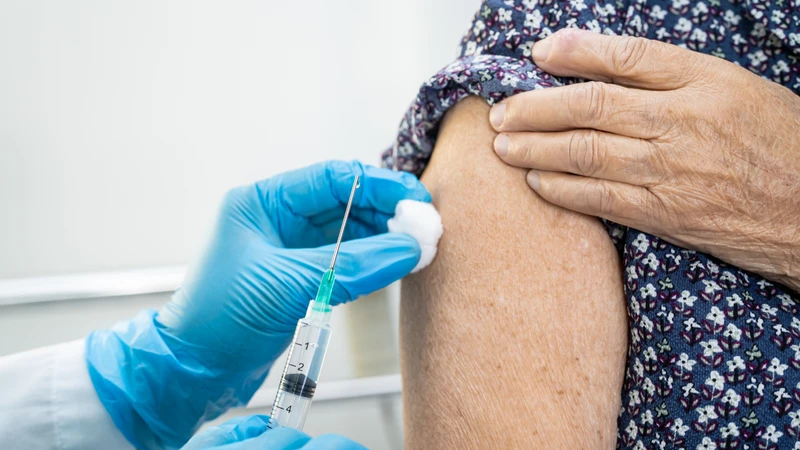 Thải virus sau tiêm vắc xin chủ yếu gặp ở vắc xin sống giảm độc lực