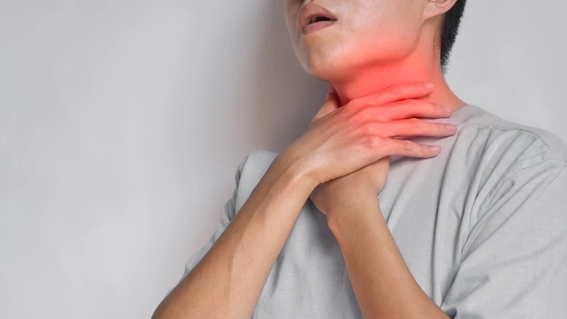 Viêm thanh quản là bệnh lý thường gặp liên quan đến thanh quản