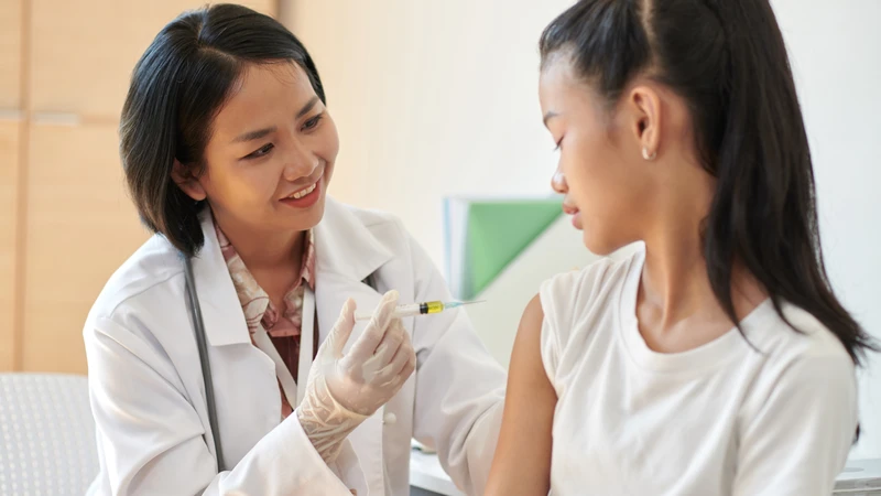 Mạng lưới tiêm chủng được mở rộng giúp trẻ tiếp cận vắc xin miễn phí