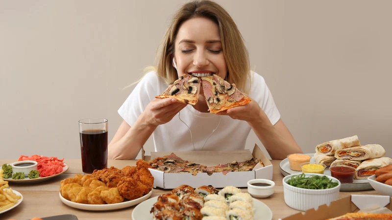 Rối loạn ăn uống gây mất kiểm soát hành vi ăn uống và ảnh hưởng đến sức khỏe tâm lý
