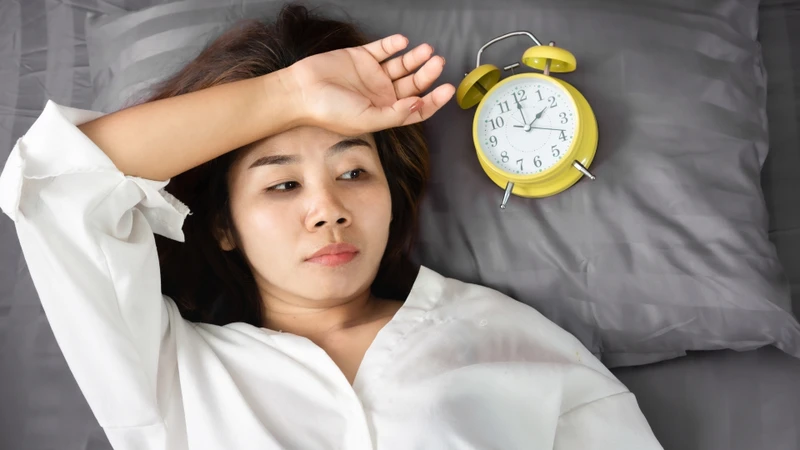 Khi lượng magie không đủ, người bệnh có thể gặp tình trạng khó đi vào giấc ngủ, ngủ chập chờn hoặc thường xuyên thức giấc giữa đêm