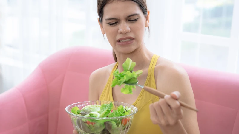 Thói quen ăn uống đơn điệu, ít thay đổi thực phẩm cũng làm giảm khả năng cung cấp vitamin C