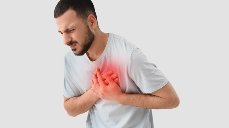 Điều trị đau nhói ở tim phụ thuộc vào nguyên nhân gây ra cơn đau, từ việc dùng thuốc đến các biện pháp thay đổi lối sống