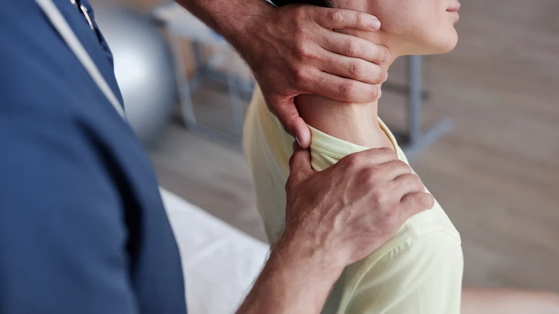 Mục tiêu điều trị tình trạng thoái hóa đốt sống cổ gây chóng mặt là giảm triệu chứng, cải thiện chức năng vận động