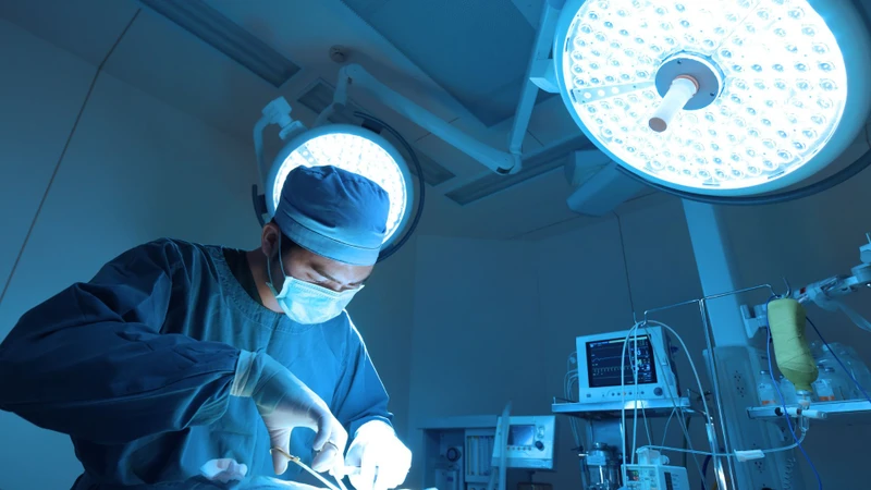Phương pháp phẫu thuật được chỉ định khi người bệnh bị thoái hóa nghiêm trọng