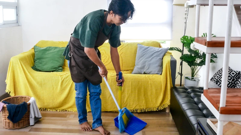 Các công việc đòi hỏi phải cúi gập người liên tục