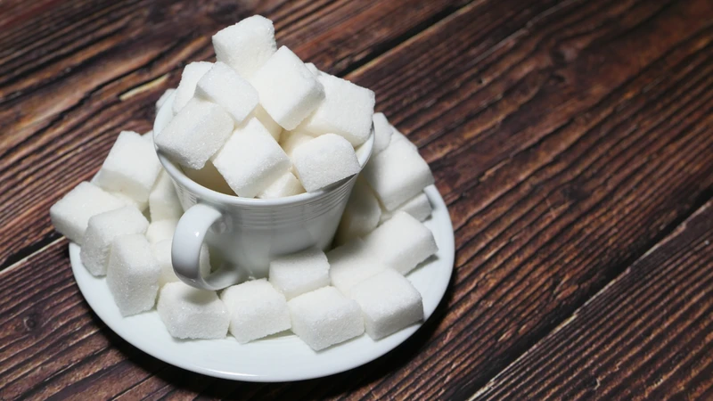 Tiêu thụ quá nhiều đường fructose có thể thúc đẩy quá trình tổng hợp và tích tụ mỡ trong gan