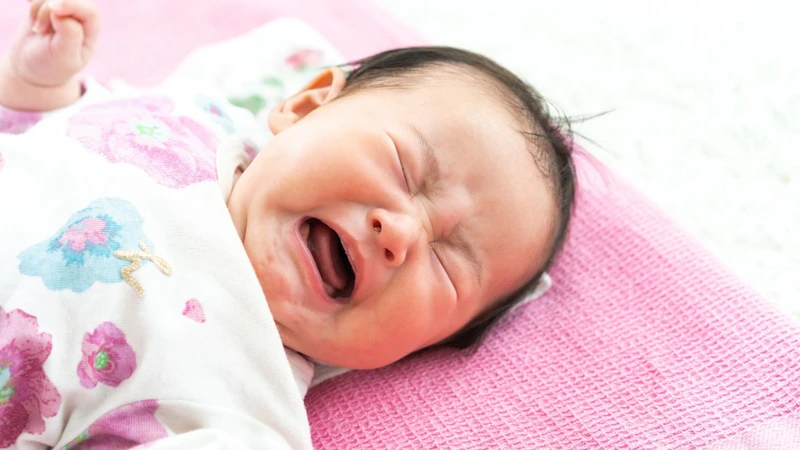 Trẻ sơ sinh khóc không có nước mắt là dấu hiệu của mất nước