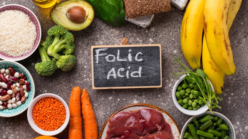 Axit folic đóng vai trò quan trọng trong thai kỳ, giúp giảm nguy cơ dị tật ống thần kinh ở thai nhi