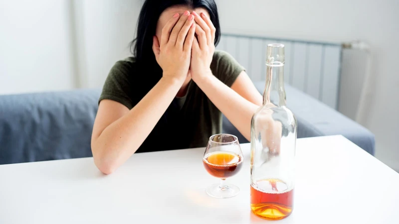 Không nên uống rượu, bia sau khi sảy thai