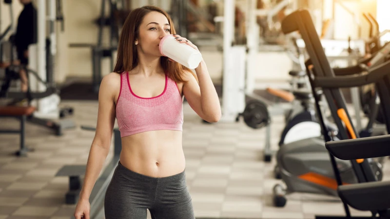 Protein trong sữa có thể hỗ trợ duy trì cơ khi kiểm soát cân nặng