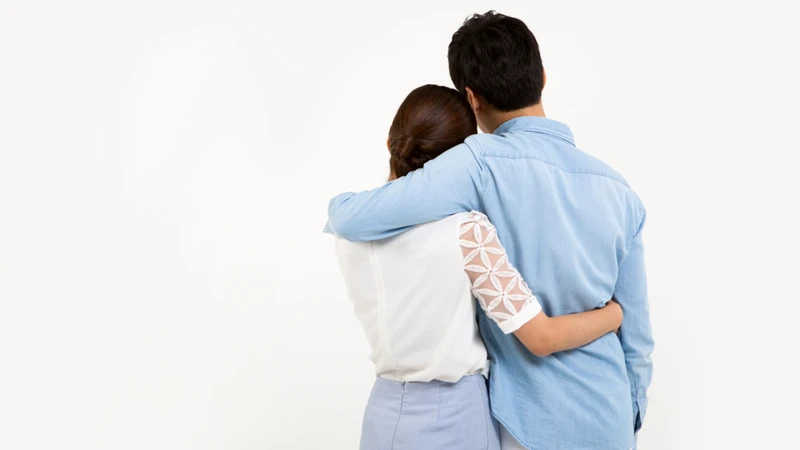 Trong một mối quan hệ có một người dương tính với HIV, nguy cơ lây truyền vẫn tồn tại nếu người đó chưa đạt tải lượng virus không phát hiện được