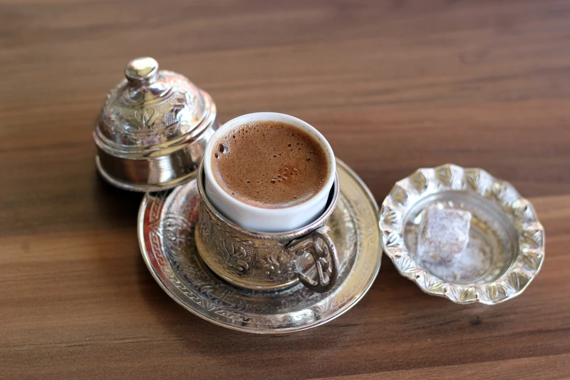 tiem-vac-xin-co-duoc-uong-cafe-khong-5-thuc-pham-nen-bo-sung 2.png