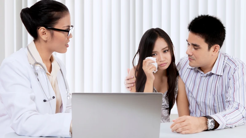 Tiêm vắc xin HPV không trực tiếp ngăn ngừa việc lây qua đường hôn, nhưng giúp phòng ngừa các tuýp HPV nguy cơ cao