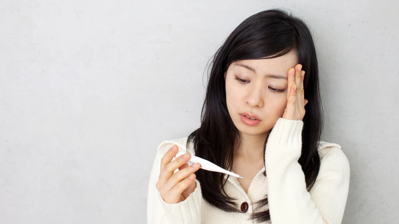 Người tiêm nhanh chóng đến bệnh viện nếu gặp tình trạng sốt cao trên 38,5°C kéo dài quá 24 giờ