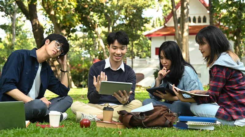 Người sống trong môi trường tập thể có thể tăng nguy cơ phơi nhiễm với não mô cầu