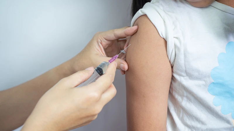 Tiêm vắc xin là biện pháp quan trọng giúp chủ động phòng bệnh