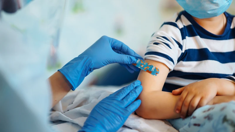 Hiện chưa có thuốc điều trị đặc hiệu, vì vậy tiêm vắc xin là biện pháp phòng bệnh hiệu quả