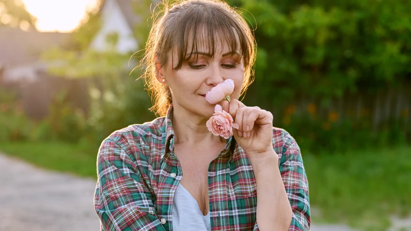 Giải đáp thắc mắc tiền mãn kinh có quan hệ được không và những điều cần lưu ý