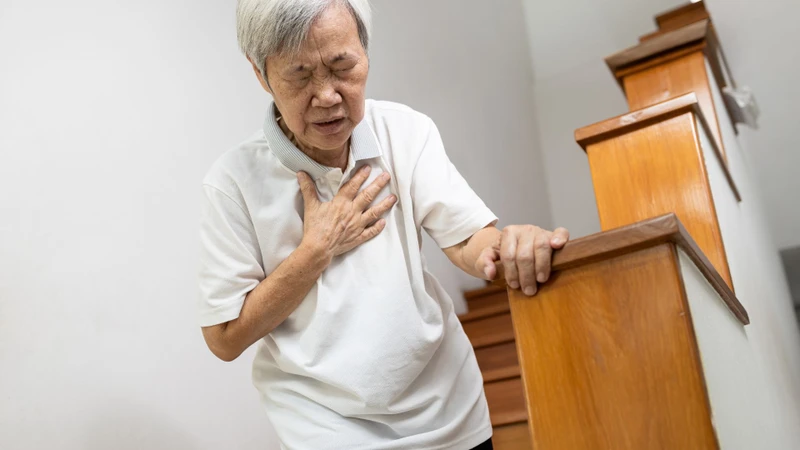 Xuất hiện các cơn khó thở bất thường là một trong các dấu hiệu có giá trị cao trong việc chẩn đoán suy tim