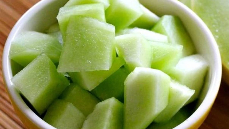 Người tiểu đường nên ăn dưa gang bằng cách chia nhỏ khẩu phần, ăn sau bữa chính và không thêm đường để tránh tăng đường huyết