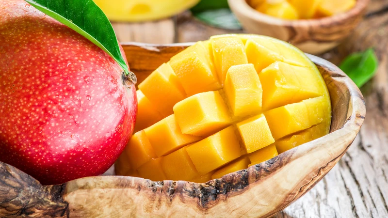 Xoài ăn đúng cách giúp bổ sung chất xơ, làm chậm hấp thu đường và hỗ trợ kiểm soát đường huyết ổn định hơn
