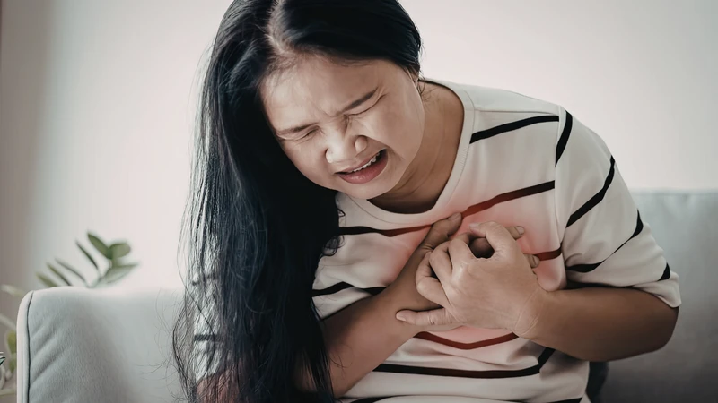 Tim đập nhanh không phải lúc nào cũng nguy hiểm, nhưng nên đi khám khi kéo dài hoặc kèm đau ngực