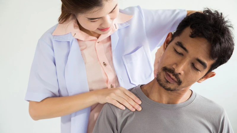 Nếu tình trạng cổ bị thâm đen kéo dài bạn nên kiểm tra sớm để xác định nguyên nhân chính xác.