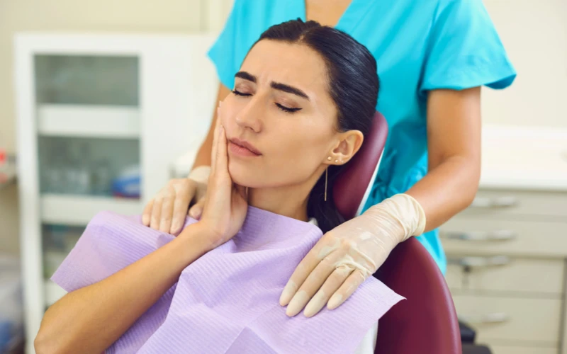 Răng chết tủy là tình trạng mô tủy bị tổn thương không hồi phục và mất sức sống