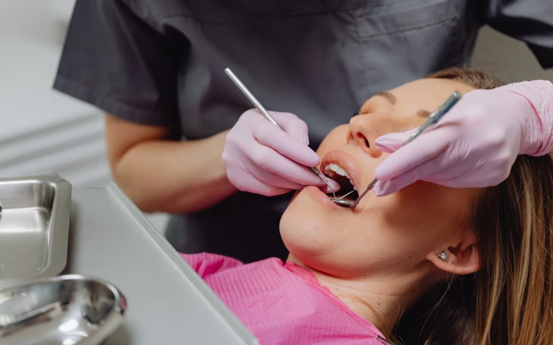 Tùy tình trạng tủy răng mà bác sĩ sẽ chỉ định phương pháp điều trị phù hợp