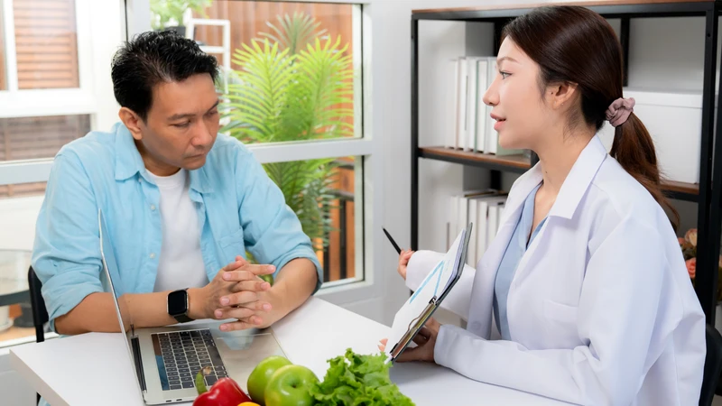 Nên tham khảo bác sĩ khi tính nhu cầu protein nếu có bệnh lý hoặc nhu cầu dinh dưỡng đặc biệt