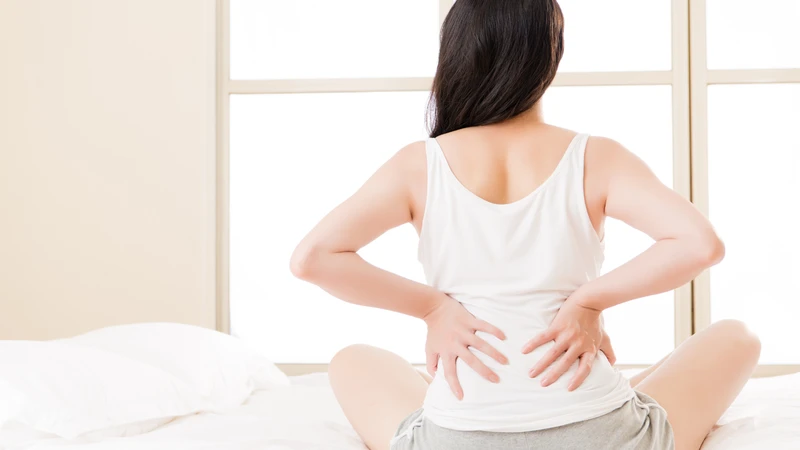 Đau lưng dữ dội hoặc tăng dần qua mỗi kỳ kinh nên được kiểm tra