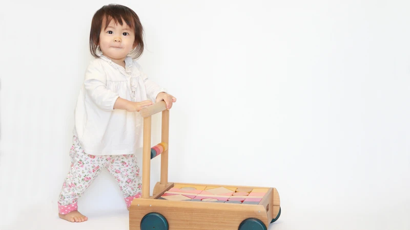 Bé có thể đẩy xe tập đi khi đảm bảo điều kiện an toàn