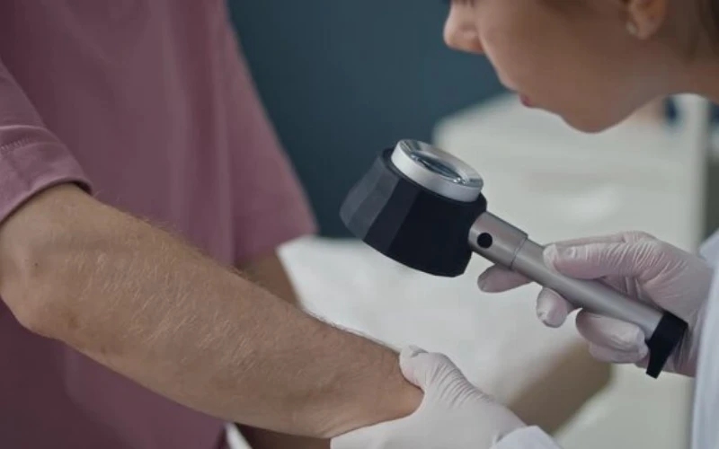 Nếu kích thước khối u tăng nhanh bạn nên đi khám ngay để được chẩn đoán và điều trị kịp thời