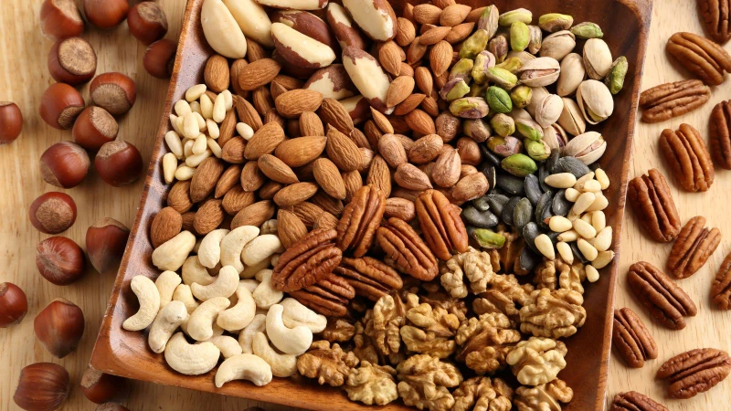 Các loại hạt cung cấp chất béo lành mạnh, protein thực vật, vitamin và khoáng chất có lợi cho hoạt động của não bộ.